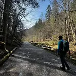 Miedzy Nami Goralami, Nad Jeziorem Czorsztynskim *
