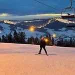 Miedzy Nami Goralami, Nad Jeziorem Czorsztynskim