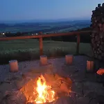 Miedzy Nami Goralami, Nad Jeziorem Czorsztynskim * Huba
