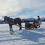 Miedzy Nami Goralami, Nad Jeziorem Czorsztynskim Huba