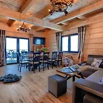 Miedzy Nami Goralami, Nad Jeziorem Czorsztynskim Holiday home Huba