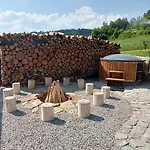 Miedzy Nami Goralami, Nad Jeziorem Czorsztynskim Huba