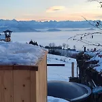 Miedzy Nami Goralami, Nad Jeziorem Czorsztynskim Holiday home Huba
