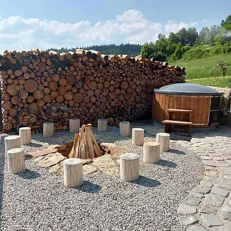 Miedzy Nami Goralami, Nad Jeziorem Czorsztynskim Huba